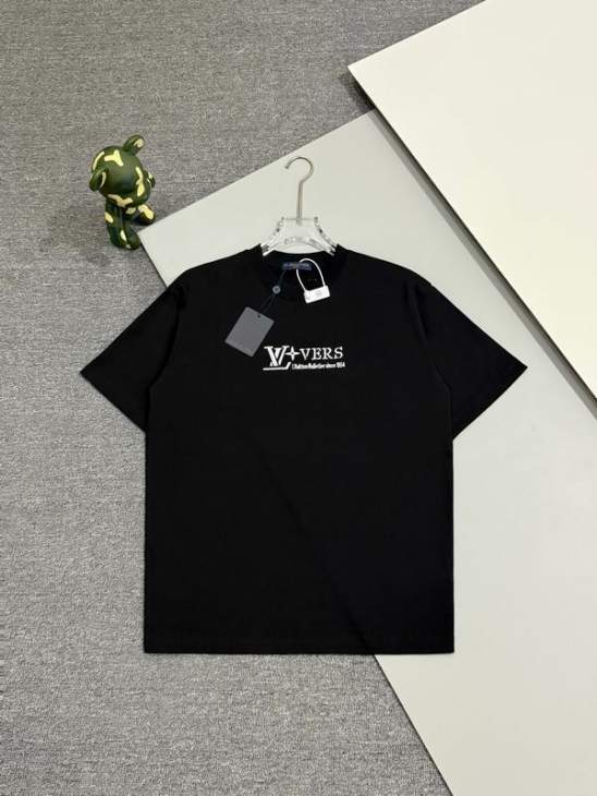 Picture of Louis Vuitton T Shirts Short _SKULVS-XLm6tx687269